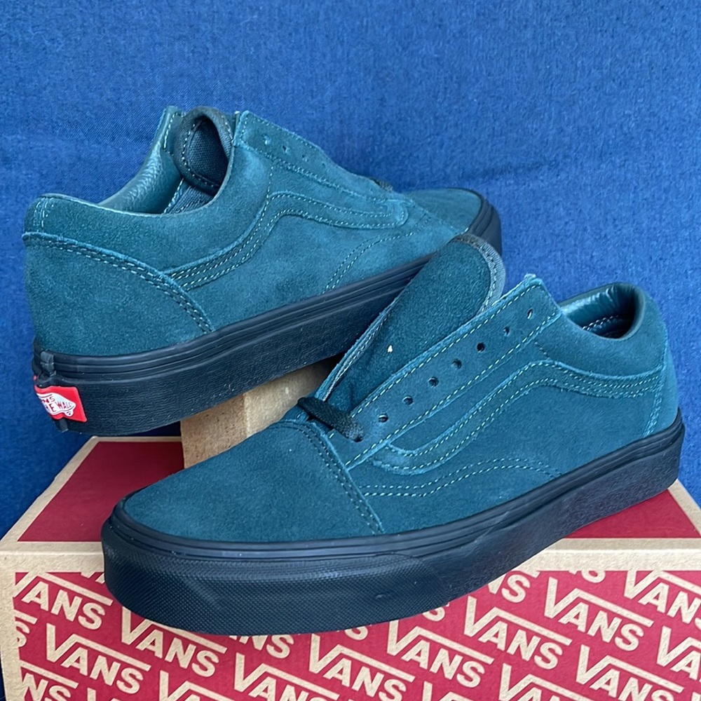 Vans Old Skool Black Outsole Darkest Suede WMNS